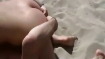 젤리 아내 Sofia Lee는 Hubby Fucking Plastic SexToys를 잡는다!