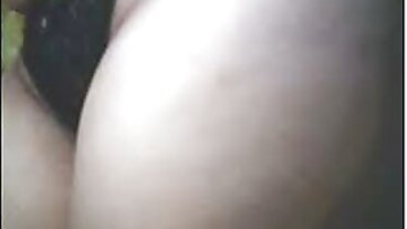 탄력있는 엉덩이 구멍이 2로 채워져 있습니다.