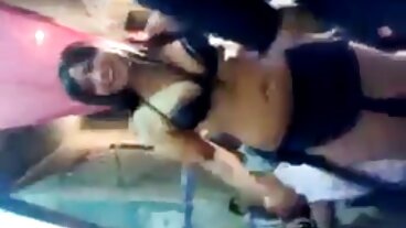 Cali Carter는 보디가드에게 그녀의 똥구멍으로 보상을 줍니다!
