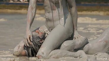 Brazzers: PornHD의 Big Naturals Kendra Sunderland를 위한 착유 테이블