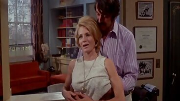 Stepma Nina Elle는 건방진 걸레입니다!